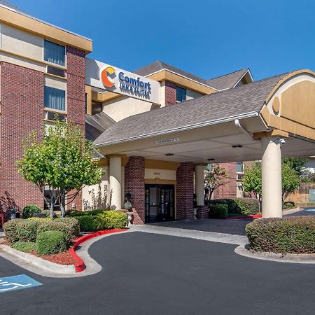 Comfort Inn & Suites Suwanee - Sugarloaf Exterior foto